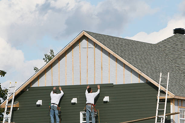 Professional Siding Contractor technician working in Bethune, SC
